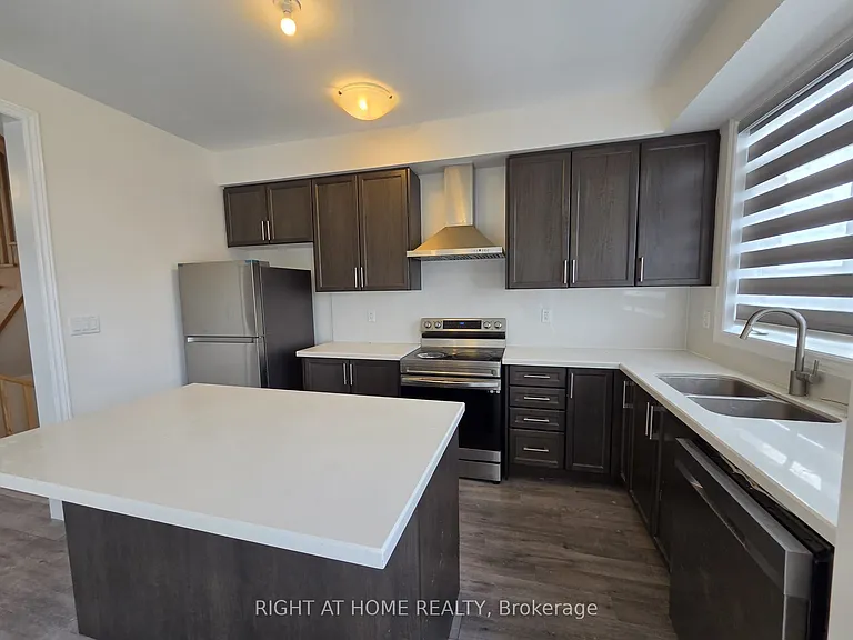 118 Purple Sage Dr #UPPER — Photo 8