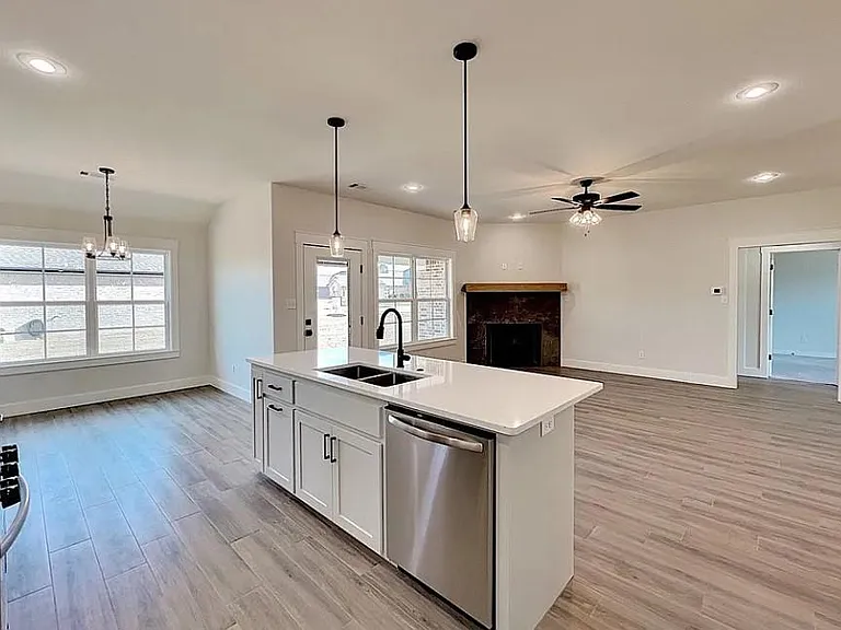 106 Stoneledge Dr — Photo 5