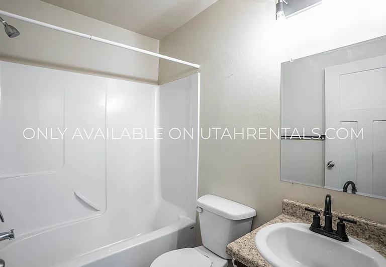 204 N 725 E — Photo 6