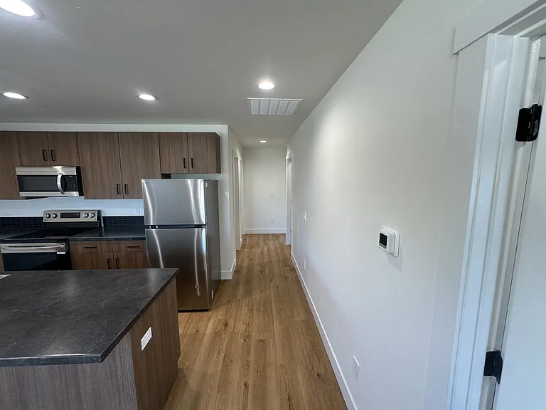 701 Schodde Ave #C — Photo 3