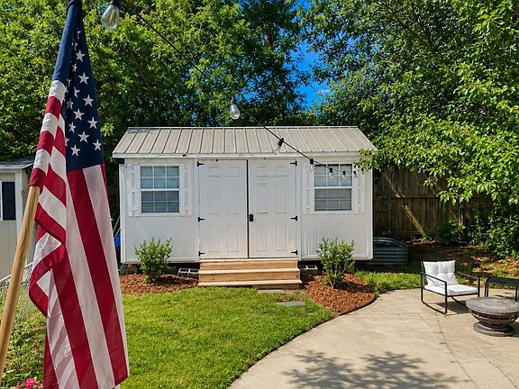 3rd image of 6831 Radcliffe Dr #1