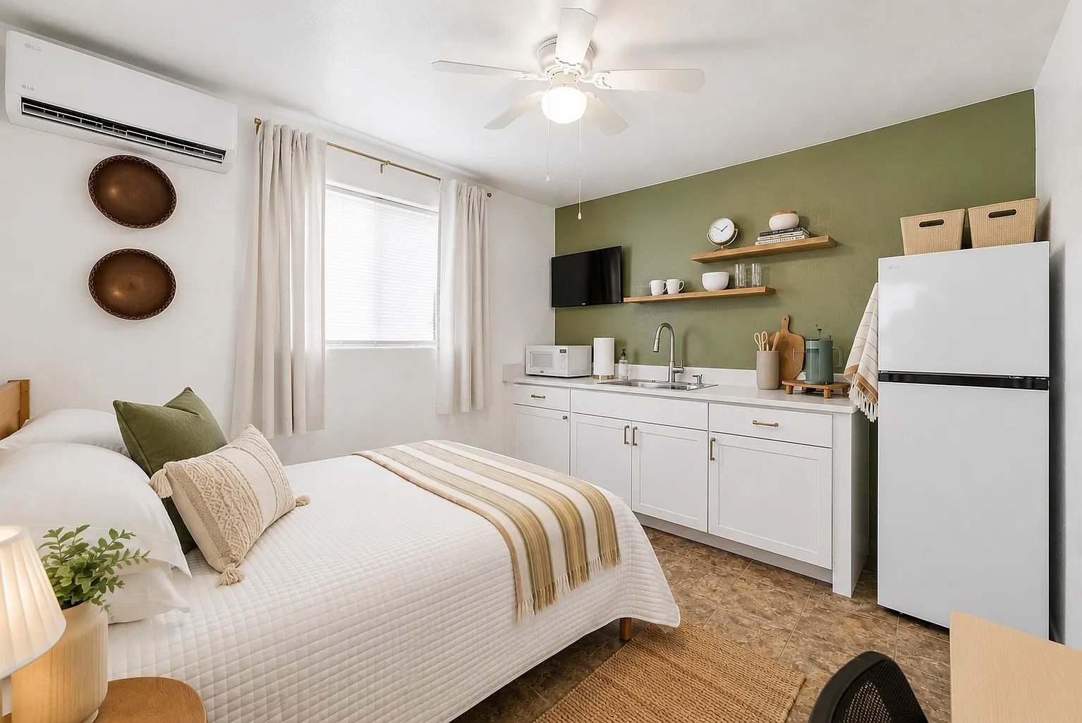 1 bed, 200 sqft, $1,400 — Photo 1