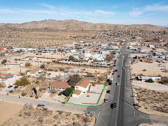 5th image of 61786 Desert Air Rd