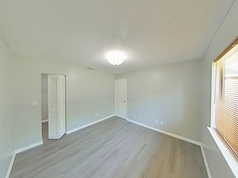 6440 NW 66th Ct — Photo 8
