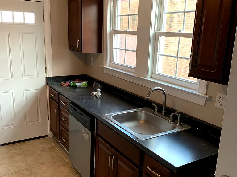 4504 Bowen Rd SE — Photo 6
