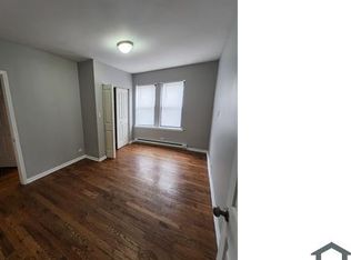 7457 S Bennett Ave #1, Chicago, IL 60649