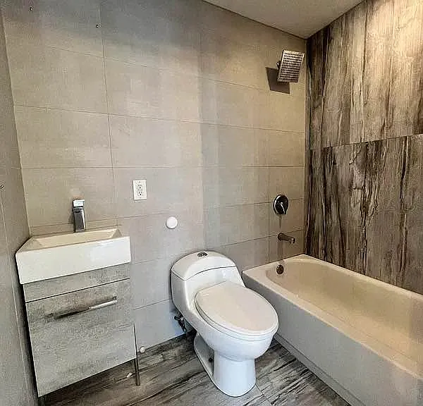 803 Quincy St #3 — Photo 5