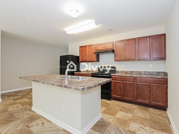 5th image of 2108 Belmont Cir
