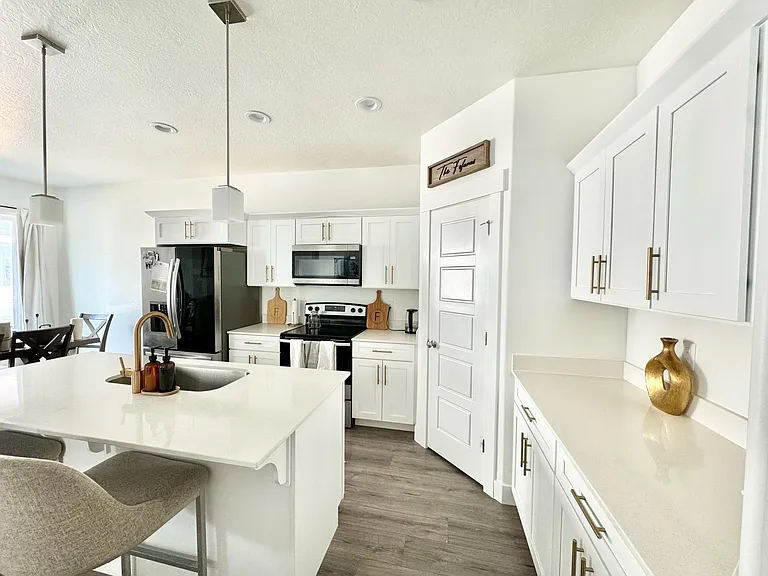 3746 W Big Horn Dr #4 — Photo 3