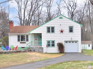 15 Stillman Rd, Bloomfield, CT 06002