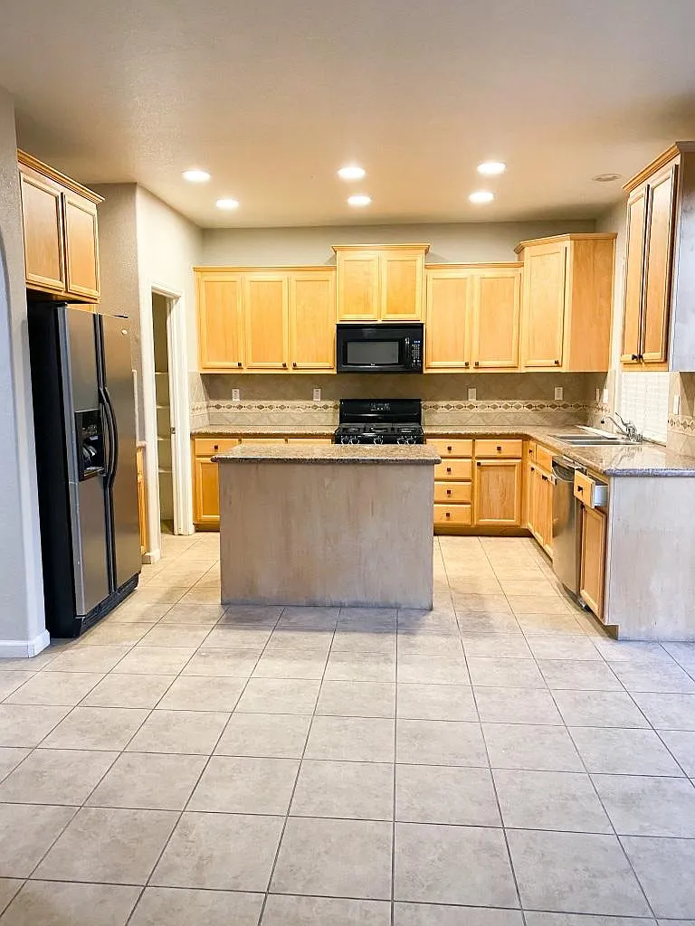 624 Chandon Dr — Photo 4