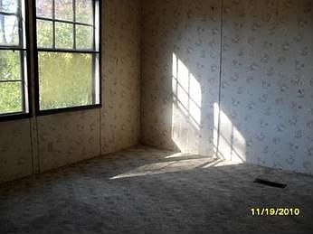 2nd image of 4095 Macarthur St