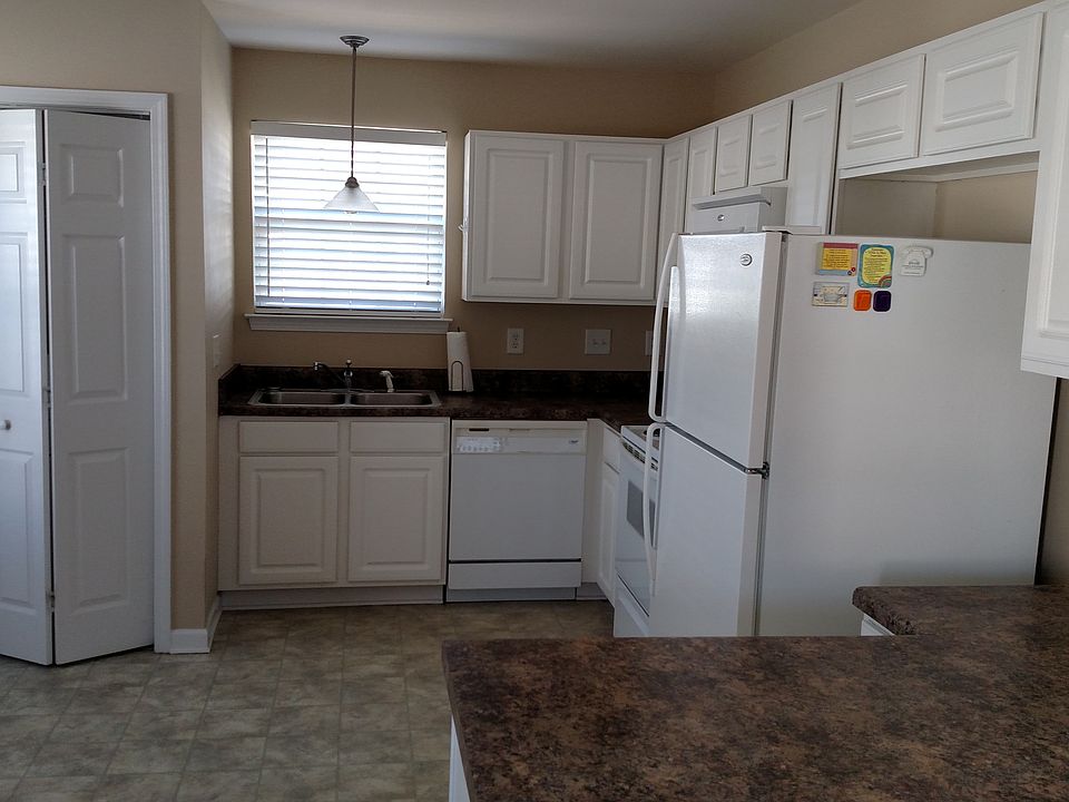 2nd image of 206 Billie Hope Dr