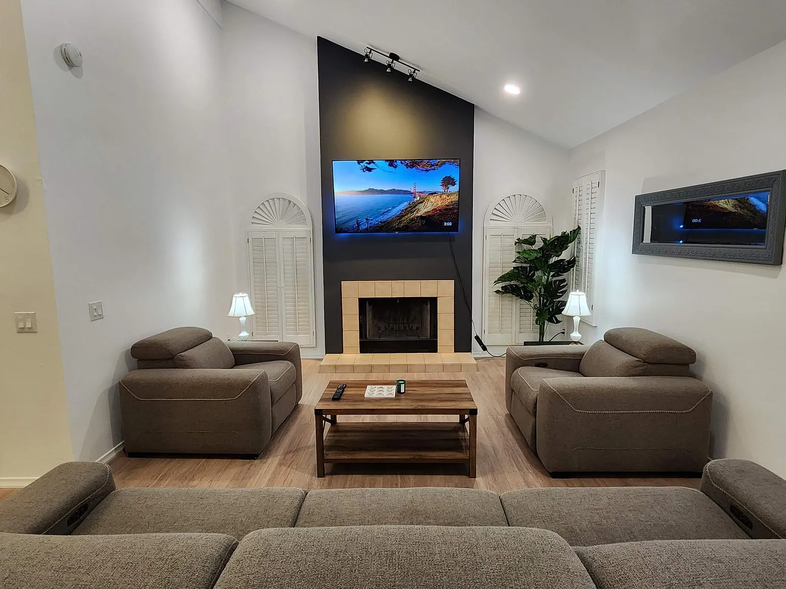 2 bed, 1948 sqft, $3,000 — Photo 2