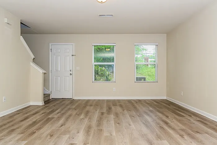 1305 Forsythia Way — Photo 4