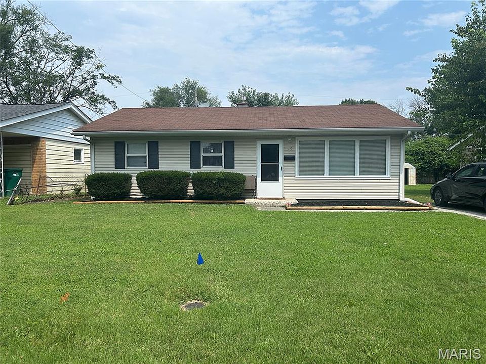 1st image of 19 Leonard Dr