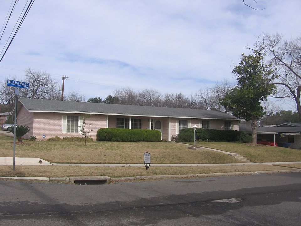1st image of 103 Meadowood Ln