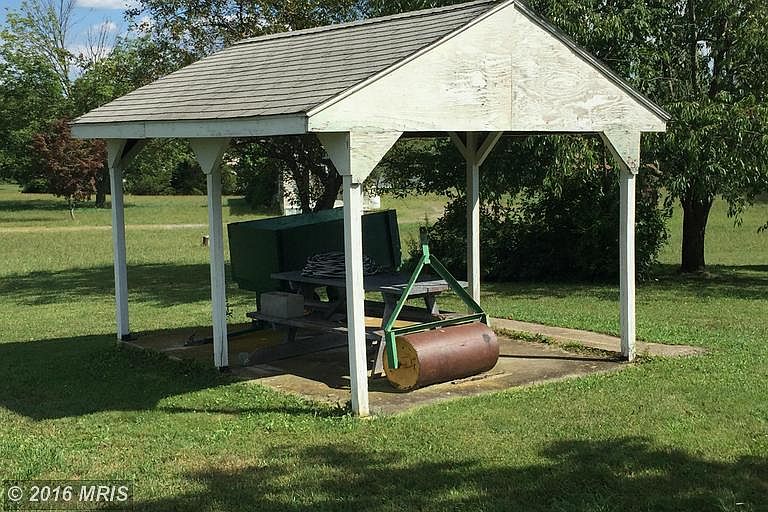 2nd image of 10212 Shives Ln
