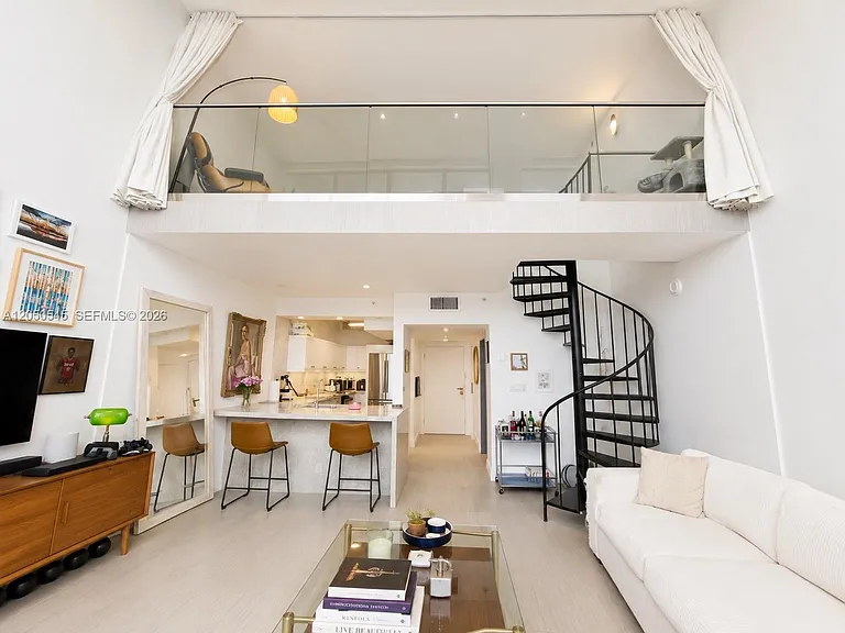 555 NE 15th St #T6 — Photo 11