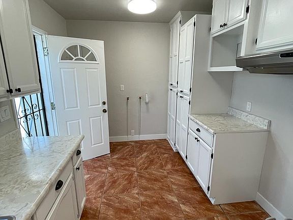 5th image of 9702 Redfern Ave #A