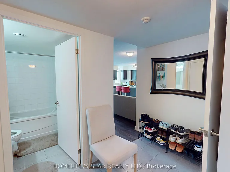 816 Lansdowne Ave #1209 — Photo 3