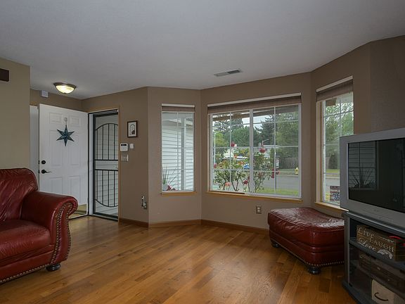 4th image of 9403 NE 133rd Ave