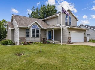 335 W 34th Ave, Marion, IA 52302