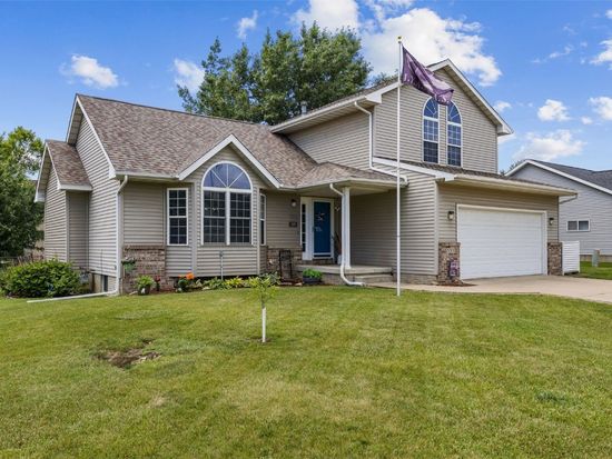 335 W 34th Ave, Marion, IA 52302
