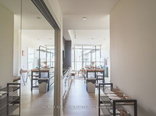 90 Queens Wharf Rd #712, Toronto, ON M5V0J4