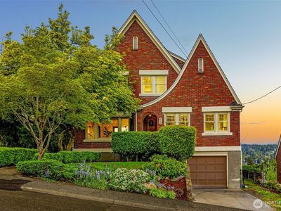 812 W Barrett Street, Seattle, WA, 98119