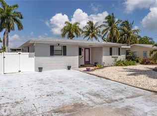 2442 Baybreeze St, Saint James City, FL 33956