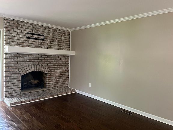 4th image of 43970 N Umberland Cir