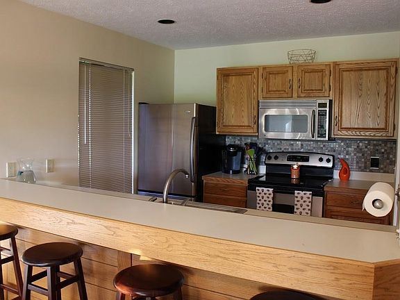 6270 Whispering Lake Kitchen close