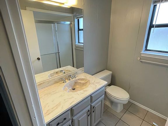 4th image of 2401 Woodmont Trl