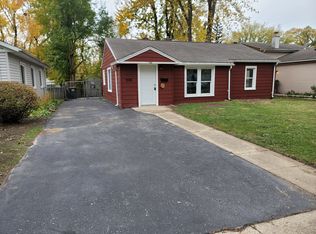 328 SW Garfield Ave, Mundelein, IL