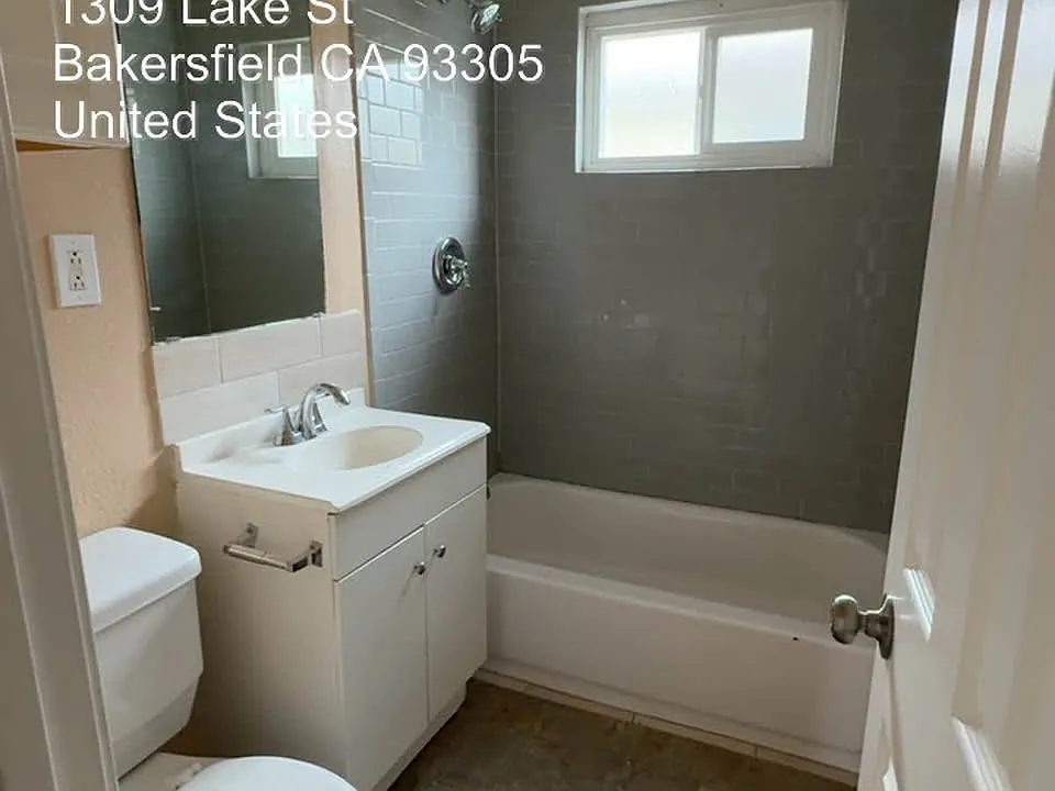 1309 Lake St #6