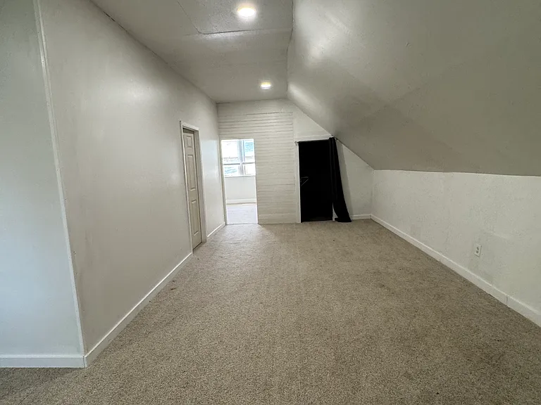10209 Elwell Ave — Photo 10