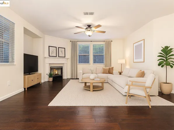 11 Pinenut Ct, Oakley, CA 94561