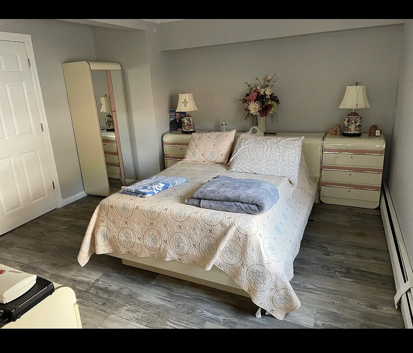 2 bed, 700 sqft, $2,700 — Photo 4