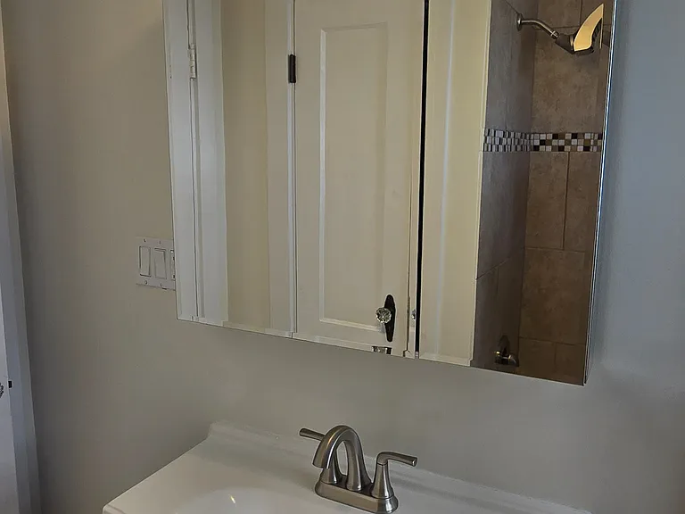 729 E 40th St #1 — Photo 16