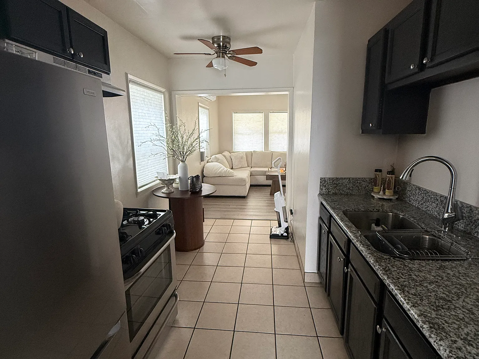 1 bed, 650 sqft, $1,975 — Photo 4