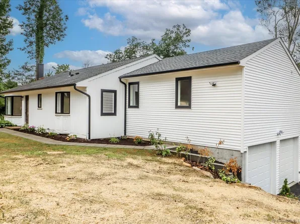 12 Deer Run Road, Brookfield, CT 06804