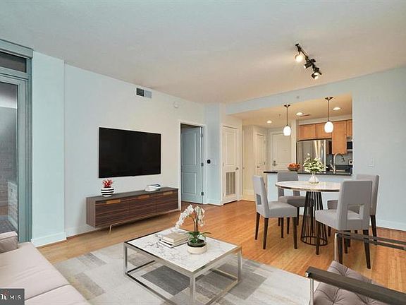 3rd image of 2001 15th St N APT 222