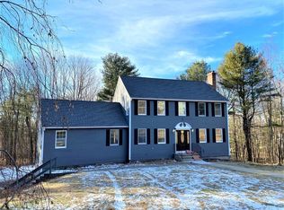 6 Rhonda Rheault Dr, Oxford, MA 01540