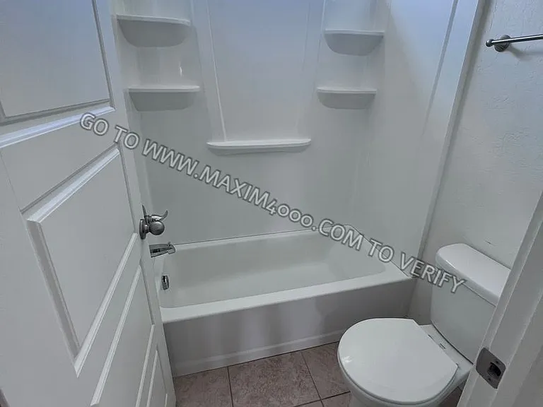389 White River Dr — Photo 16