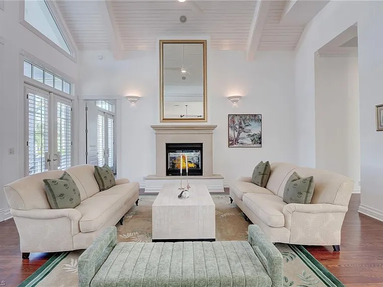 1551 Gulf Shore Blvd S — Photo 9