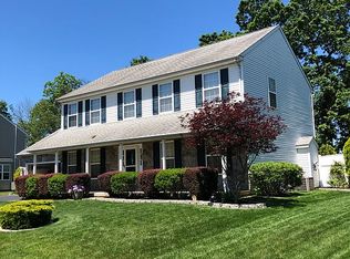 980 Clover Ln, Gilbertsville, PA 19525