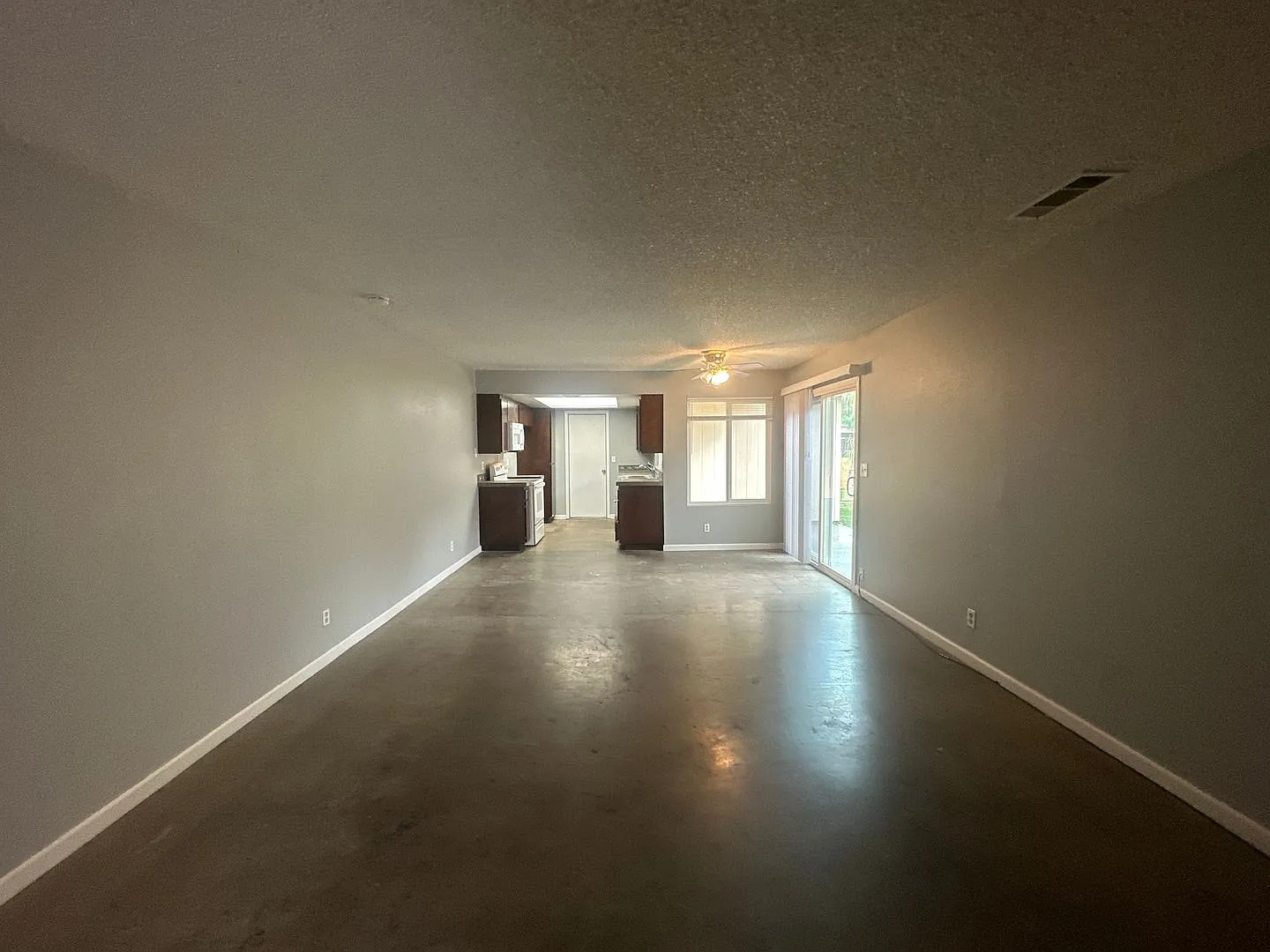 1331 - 1333 Frankfort Court, Merced — Photo 2