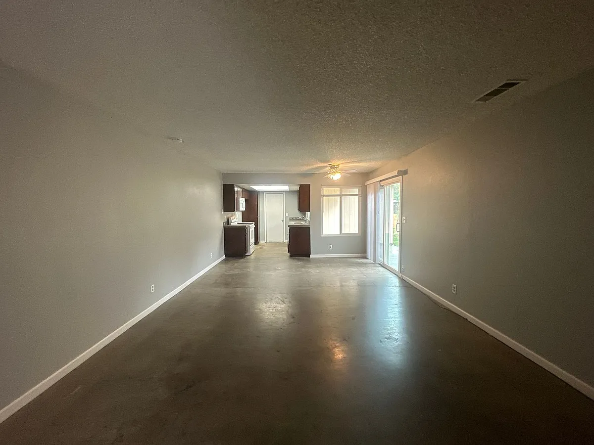 Building Photo - 1331 Frankfort Ct