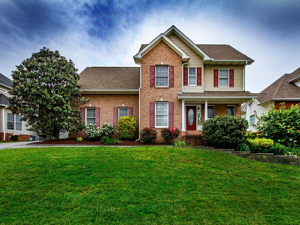 1st image of 8827 Brookhaven Dr